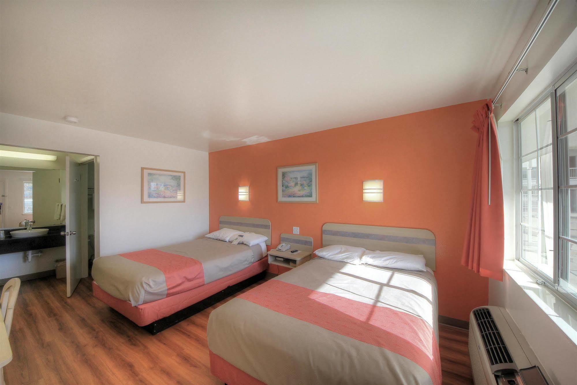 Hotel 6-kerrville, Tx